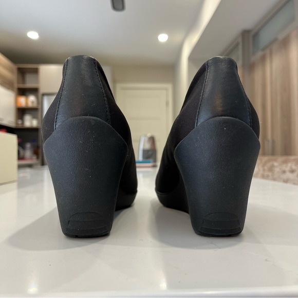 BNWT Locale black wedge shoe - Picture 2 of 5